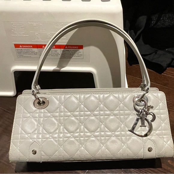 Dior Cream Quilted Shoulder Bag - Picture 2 of 9
